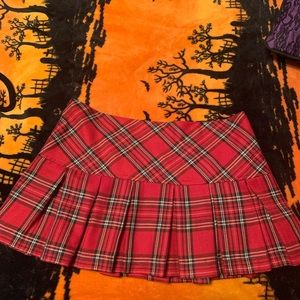 Red plaid mini skirt